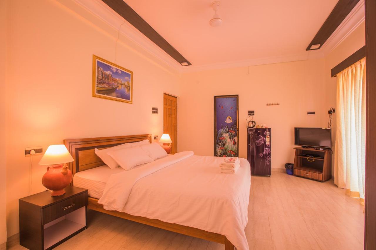 Pinnacle Blue By The Beach Calangute Buitenkant foto