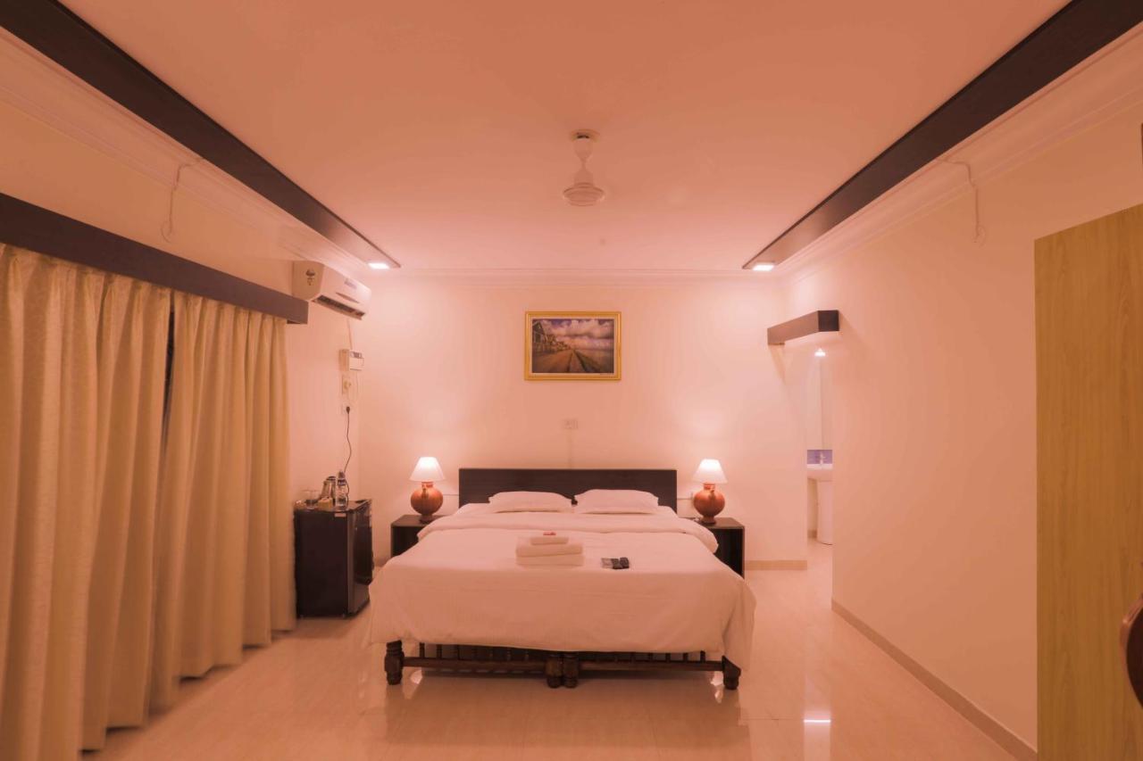 Pinnacle Blue By The Beach Calangute Buitenkant foto