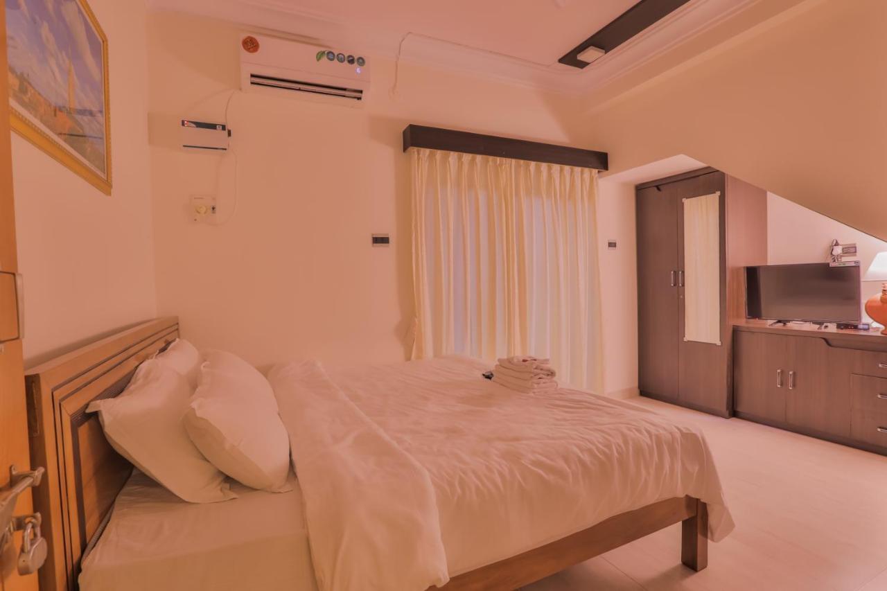 Pinnacle Blue By The Beach Calangute Buitenkant foto