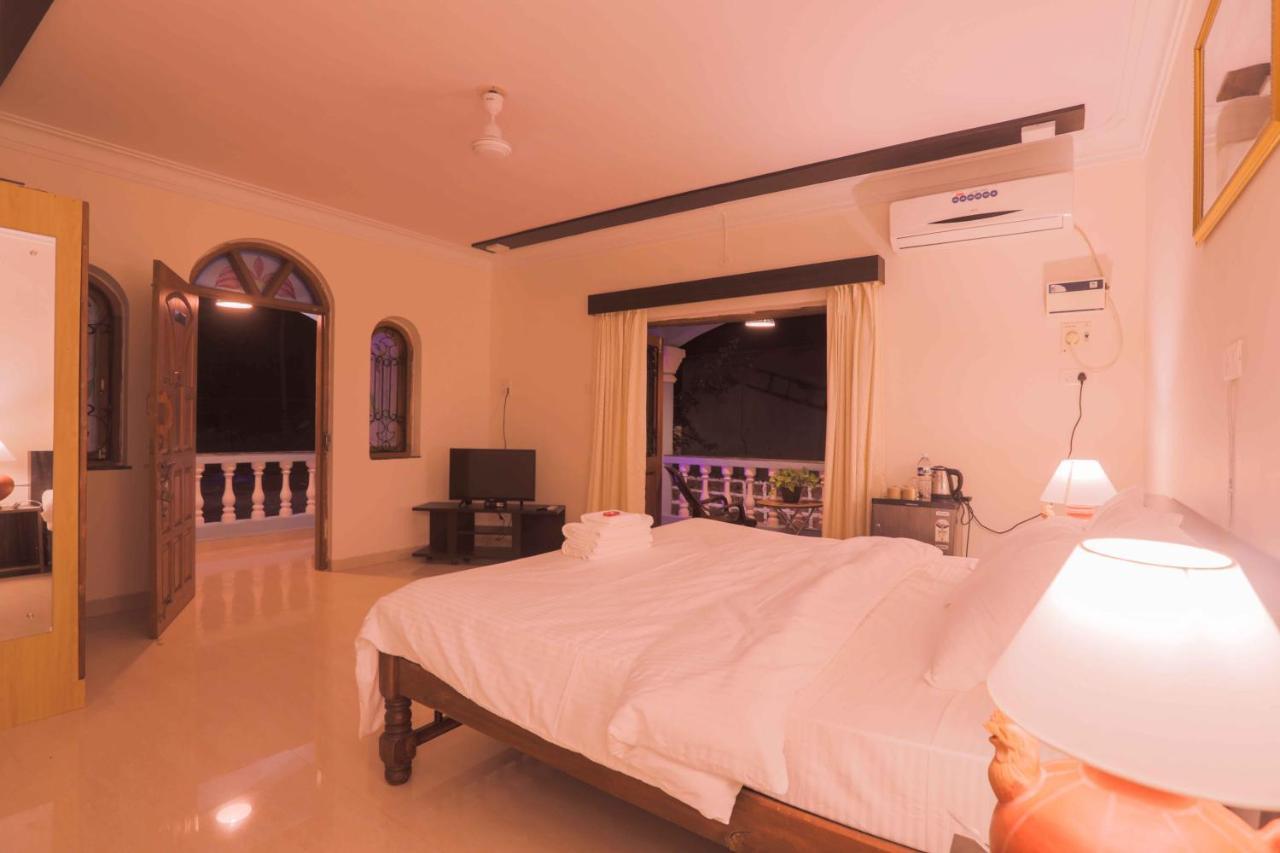Pinnacle Blue By The Beach Calangute Buitenkant foto